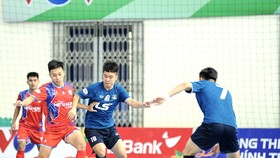 Thái Sơn Bắc (áo xanh) thắng Đà Nẵng 3-2 để lấy lại ngôi đầu bảng