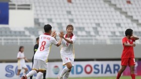 Các cầu thủ U18 nữ Việt Nam giành chiến thắng thứ 2 liên tiếp