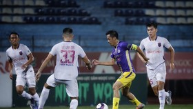 Văn Quyết cùng CLB Hà Nội gia tăng cách biệt với nhóm đội theo sau. Ảnh: MINH HOÀNG