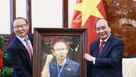 Chủ tịch nước Nguyễn Xuân Phúc sẽ dự lễ trao Huân chương công vụ ngoại giao cho HLV Park Hang-seo