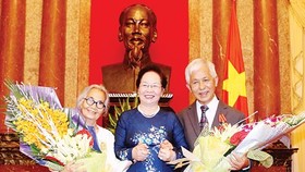 Professors Tran Thanh Van, Le Kim Ngoc awarded Friendship Order