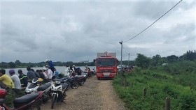 Lực lượng chức năng đang trục với nạn nhân