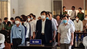 16 bị cáo nguyên là lãnh đạo, cán bộ, nhân viên Sở Y tế tỉnh Đắk Lắk bị đưa ra xét xử