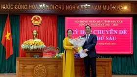 Bà Huỳnh Thị Chiến Hòa được bầu giữ chức Chủ tịch HĐND tỉnh Đắk Lắk