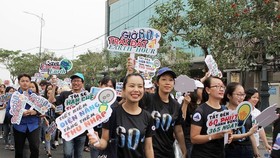Đà Nẵng: Gần 500 bạn trẻ và người dân tham gia mít tinh hưởng ứng Giờ Trái đất 2019