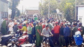Hàng trăm người dân bao vây đại lý thu mua cà phê để đòi nợ