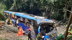 Khởi tố tài xế điều khiển xe khách lao xuống vực làm 6 người chết ở Kon Tum
