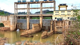 Kiểm tra thủy điện vận hành sai quy trình khiến hàng chục hộ dân khốn khổ