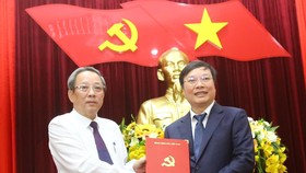 Trao quyết định điều động đồng chí Trương Hải Long giữ chức Phó Bí thư Tỉnh ủy Gia Lai