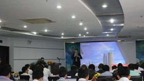 Ông Phạm Thế Trường, Tổng giám đốc Microsoft Việt Nam giới thiệu về "Microsoft và chuyển đổi số chính quyền"
