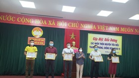 Ủy ban MTTQ Việt Nam TP Đà Nẵng tặng bằng khen biểu dương 20 câu lạc bộ, nhóm, đội, hội và cá nhân… đại diện cho 60 nhóm thiện nguyện toàn thành phố