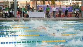 Giải bơi diễn ra từ ngày 8 đến 13-6 với khoảng 700 vận động viên học sinh, 300 gia đình phụ huynh đến từ 26 tỉnh, thành phố trên cả nước