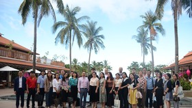 Đại diện các cơ quan ngoại giao và báo chí nước ngoài thường trú tại Việt Nam tham gia chương trình