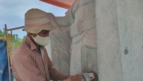 Điêu khắc đá ở quận Ngũ Hành Sơn (TP Đà Nẵng). Ảnh: XUÂN QUỲNH