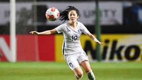Tiền vệ xinh đẹp Lee Min-a của bóng đá nữ Hàn Quốc.