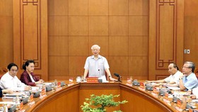 Tổng Bí thư, Chủ tịch nước Nguyễn Phú Trọng, Trưởng Tiểu ban Văn kiện Đại hội XIII của Đảng, phát biểu chỉ đạo cuộc họp của Tiểu ban Văn kiện Đại hội XIII của Đảng ngày 6-9