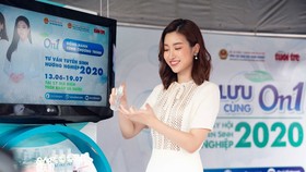 ON1 trao tặng hơn 60.000 "combo sạch khuẩn" cho ngày hội tư vấn tuyển sinh 2020 tại TPHCM và Hà Nội