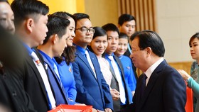56 thanh niên nông thôn nhận giải Lương Định Của năm 2020