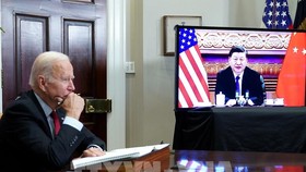 Tổng thống Mỹ Joe Biden và Chủ tịch Trung Quốc Tập Cận Bình tại hội nghị thượng đỉnh trực tuyến, ở Washington, DC., Mỹ ngày 15-11-2021. Ảnh: AFP/TTXVN