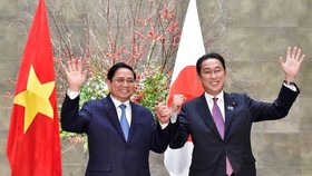 Thủ tướng Nhật Bản Kishida Fumio đón Thủ tướng Phạm Minh Chính thăm Nhật Bản vào tháng 11-2021 vừa qua. Ảnh: VGP