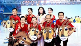 Các nghệ sĩ Campuchia tham gia biểu diễn tại lễ bế mạc SEA Games 31. Ảnh: P.MINH