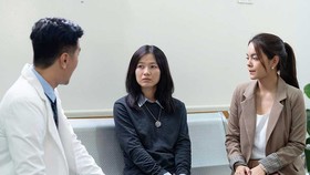 Người lắng nghe: Lời thì thầm đi sâu khai thác bất ổn tâm lý của con người