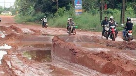 Đường ĐT 753 xuống cấp, đi lại khó khăn