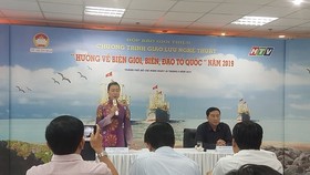 Phó Chủ tịch Ủy ban MTTQ Việt Nam TP Triệu Lệ Khánh phát biểu tại buổi họp báo