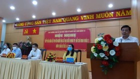 Ứng cử viên Nguyễn Toàn Thắng trình bày chương trình hành động với cử tri phường Đông Hưng Thuận (quận 12)
