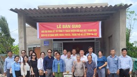 Bàn giao nhà diện chính sách hỗ trợ hộ nghèo tỉnh Tiền Giang và Sóc Trăng  