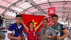 Nữ võ sĩ Huỳnh Hà Hữu Hiếu giành HCV hạng 45kg tại giải VĐTG 2019. Ảnh: BẢO LONG