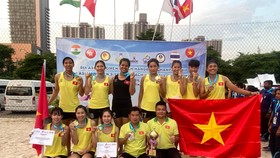Thắng Thái Lan, đội tuyển bóng ném bãi biển nữ Việt Nam giành ngôi vô địch châu Á. Ảnh: VHF