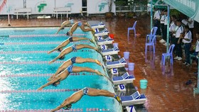 Đại hội TDTT TPHCM 2022 có 11 đơn vị quận, huyện tranh tài ở môn bơi, lặn. Ảnh: HASA