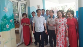 Phó Thủ tướng Vũ Đức Đam thăm các trường học, bệnh viện tại Đồng Nai