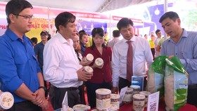 Bình Phước lần đầu tiên mở phiên chợ không dùng tiền mặt