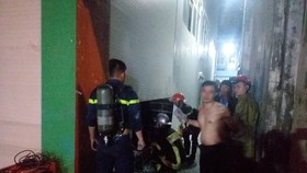 Cứu 3 người mắc kẹt trong đám cháy ở Đà Nẵng