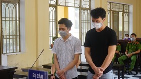 Đối tượng Thành và Quang tại phiên tòa sơ thẩm