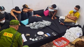 Các đối tượng thuê khách sạn tổ chức "tiệc" ma túy