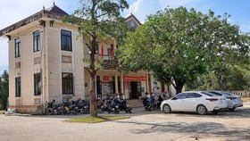2 cán bộ thu tiền làm sổ đỏ trái quy định bị khởi tố