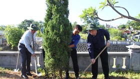 Trồng cây xanh, cải tạo cảnh quan tại các nghĩa trang liệt sĩ quốc gia tỉnh Quảng Trị