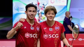 Thái Lan đặt hi vọng vào đôi nam nữ cầu lông Dechapol Puavaranukroh và Sapsiree Taerattanachai. Ảnh: Bangkok Post