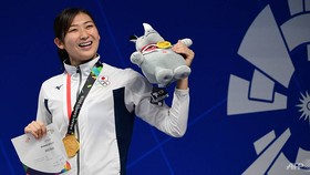 Rikako Ikee được vinh danh cho danh hiệu "VĐV xuất sắc nhất" tại ASIAD 2018. Ảnh: AFP.