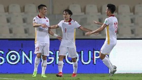 Niềm vui ngắn ngủi của các cầu thủ Việt Nam ở trận đấu với Trung Quốc. Ảnh: GETTY