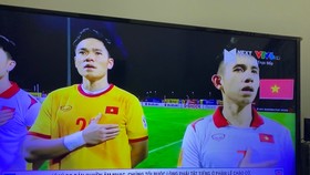 Nhạc quốc ca bị tắt tiếng trong phần cử quốc ca của đội tuyển Việt Nam. Ảnh: HỮU THÀNH