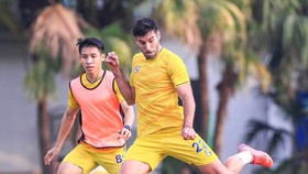 Hà Nội FC vừa công bố chính thức 2 ngoại binh đến từ châu Âu. Ảnh: CLB
