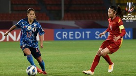 Huỳnh Như và đồng đội thi đấu cố gắng ở trận cầu với nhà vô địch Nhật Bản. Ảnh: AFC