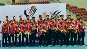 Futsal nam Việt Nam chỉ giành tấm HC đồng SEA Games 31 sau thất bại trước Thái Lan. ẢNH: ĐOÀN NHẬT