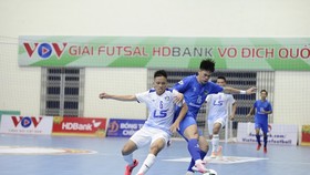 Trận "siêu kinh điển" giữa Thái Sơn Nam và Sahako FC. ẢNH: ANH TRẦN