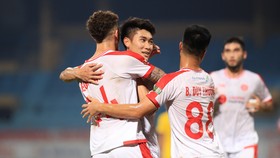 Nhâm Mạnh Dũng và các đồng đội ở Viettel FC đã có chiến thắng thứ 2 liên tiếp. ẢNH: MINH HOÀNG
