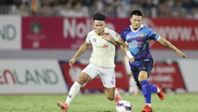 Hà Nội FC tái đấu với T.Bình Định ở trận cầu đinh vòng 15 V-League 2022. ẢNH: DŨNG PHƯƠNG